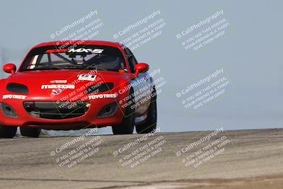 media/Oct-26-2025-CalClub SCCA (Sun) [[8ce1e69566]]/Group 5/Grapevine/